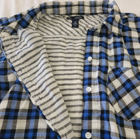 Medium Blue Gap Flannel Button Down Shirt - Picture 5 of 11